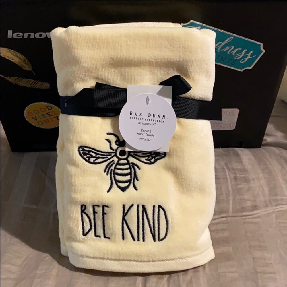 *NEW RELEASE* Rae Dunn Hand Towels - Set of 2